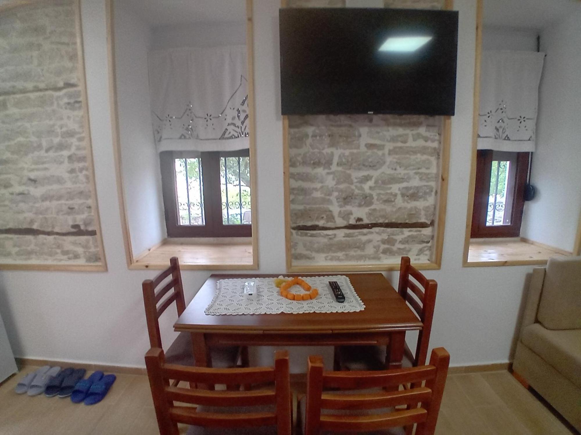 Arpet Guesthouse Αργυρόκαστρο Εξωτερικό φωτογραφία