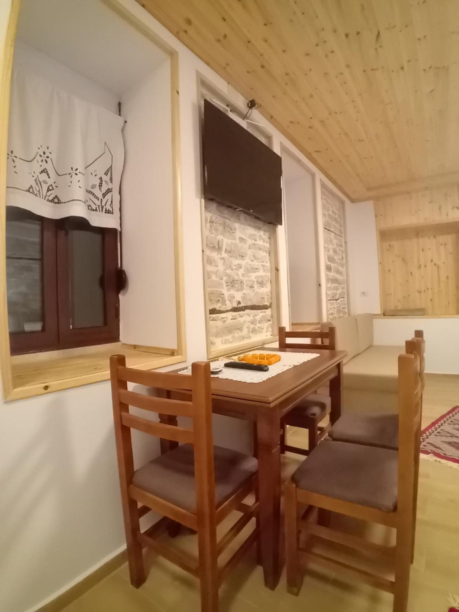 Arpet Guesthouse Αργυρόκαστρο Εξωτερικό φωτογραφία